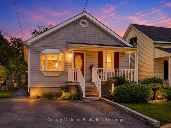492 Cross St, Peterborough, ON K9H 4T2