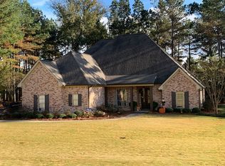221 Bellechase Dr, Clinton, MS 39056