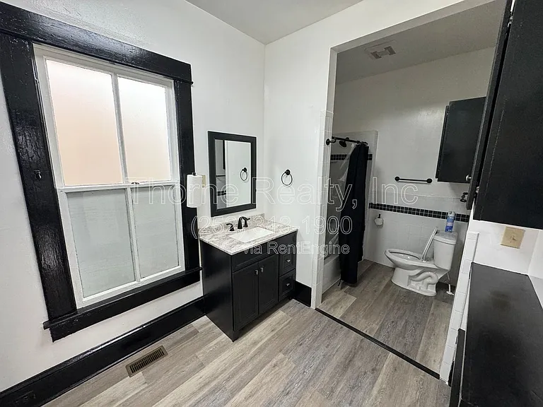 322 S Pearl St — Photo 9