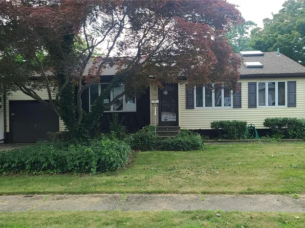 170 Thomas St, Brentwood, NY 11717