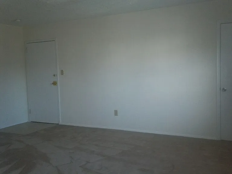 913 Leisure Sq #201 — Photo 4