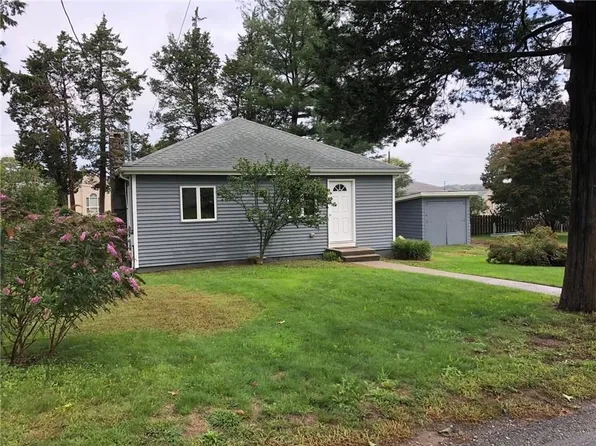 18 San Miguel Dr, Bristol, RI 02809