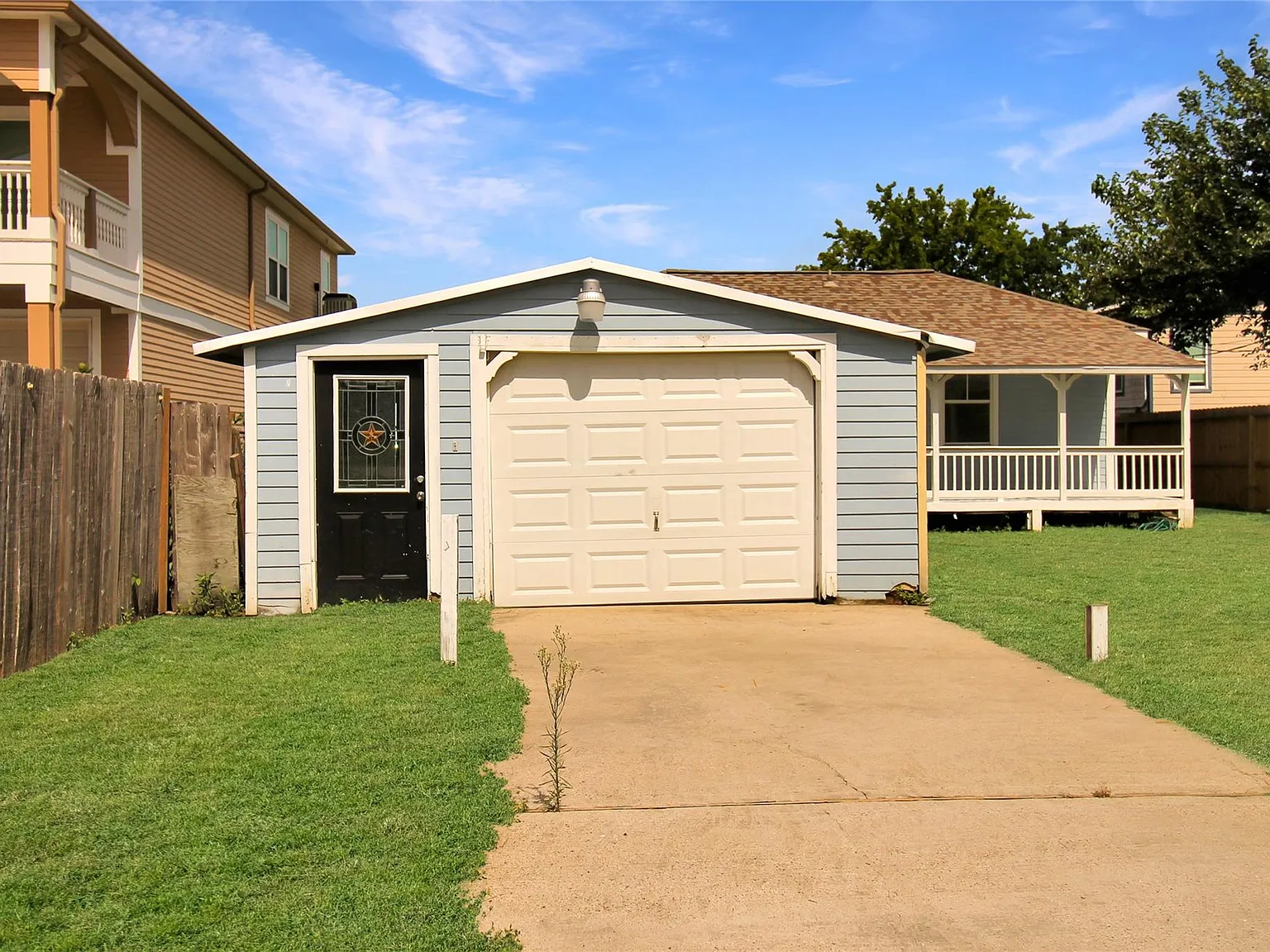 3 bed, 1.0 bath, 1140 sqft, $1,550 — Photo 3
