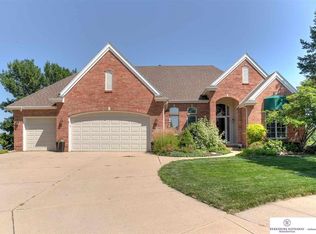 107 Shoal Dr, Carter Lake, IA 51510
