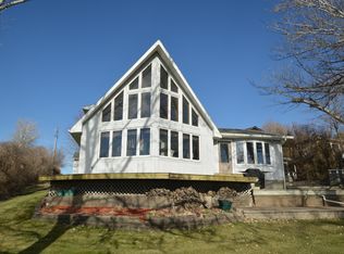 379775 N Shore Dr, Aberdeen, SD 57401