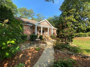 2926 Redding Rd, Atlanta, GA 30319