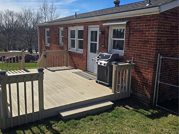 3rd image of 1681 Robbins Station Rd