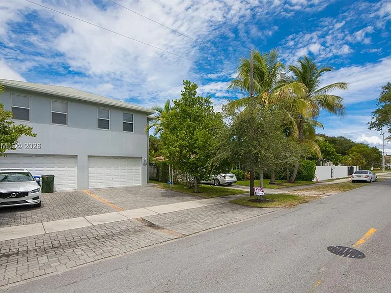 619 SW 17th St — Photo 39