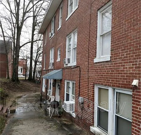 105 Gordon St #5 — Photo 3