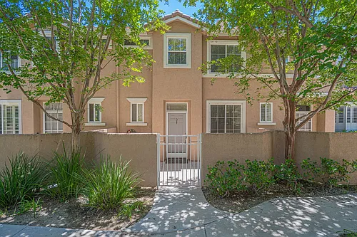 25712 Holiday Cir #D Photo 1