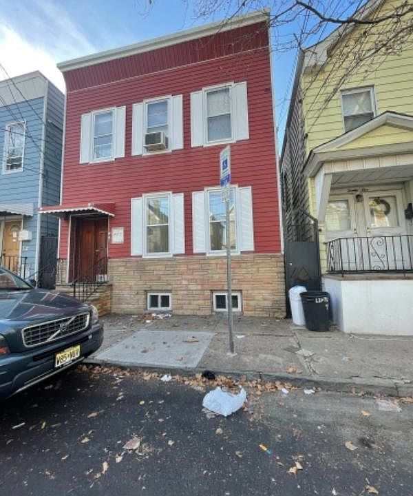 1st image of 23 Lentz Ave #2A