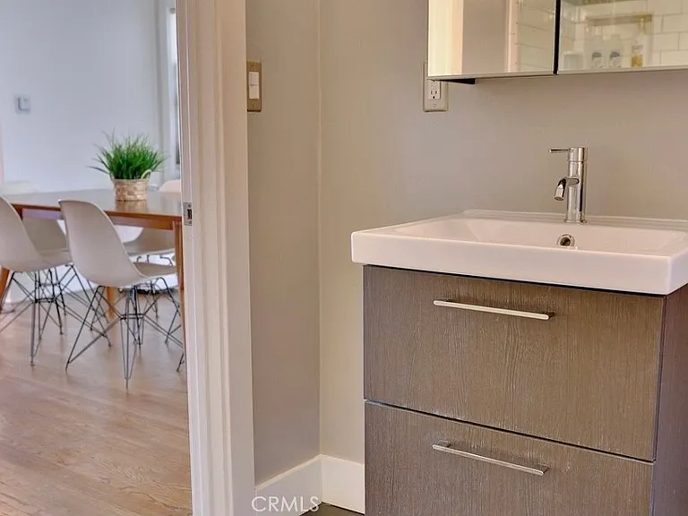 5150 Romaine St — Photo 10