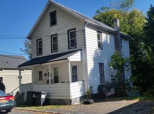 15 Locust St, Walden, NY 12586