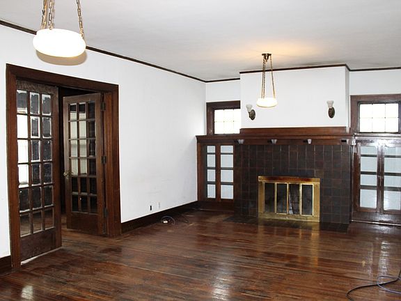 3rd image of 1814 Rebecca St