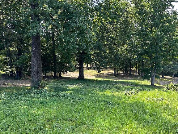 5th image of Eatonwood Ln
