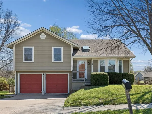7521 N Stark Ave, Kansas City, MO 64158