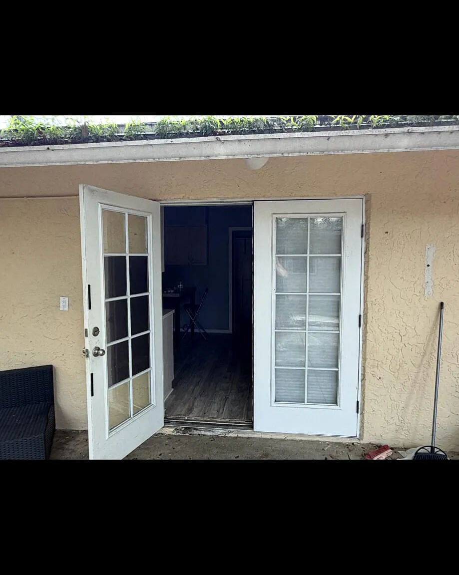 5 bed, 2.0 bath, 2919 sqft, $3,495 — Photo 1