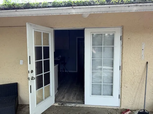 800 SE 18th St APT 4, Fort Lauderdale, FL 33316