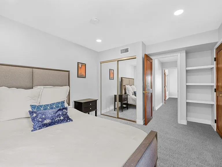 801 W Hawthorn St W #409 — Photo 15
