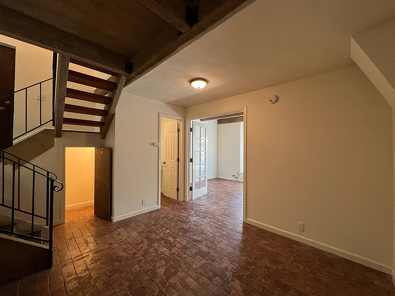 2541-2569 Le Conte Ave — Photo 48