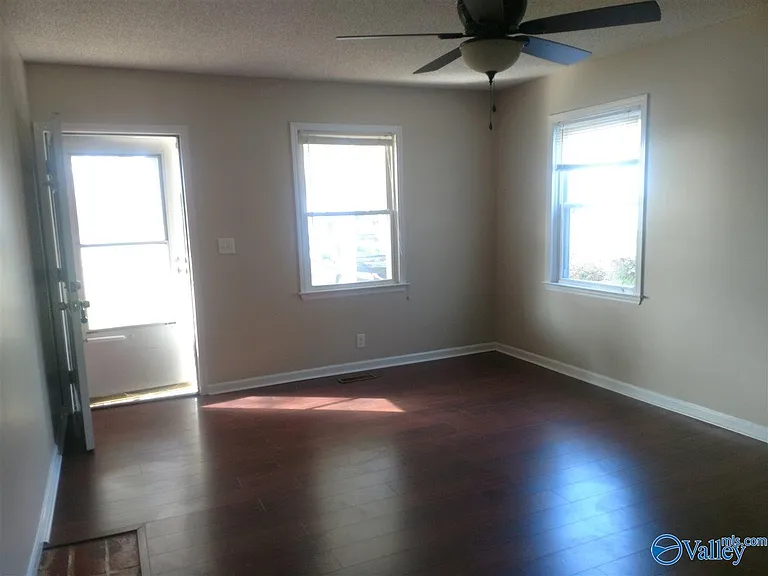 2035 Vanderbilt Dr SW — Photo 11