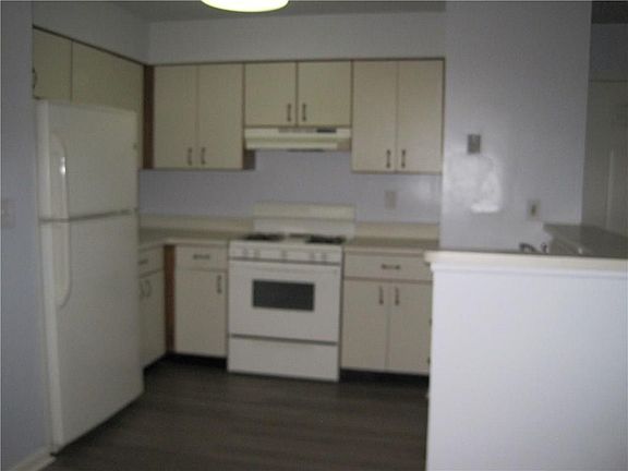 5th image of 367 Carhart Ct #367