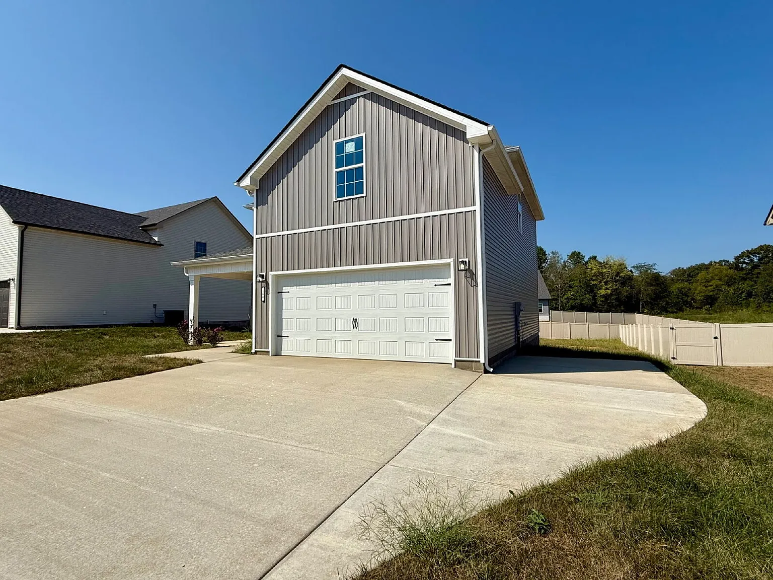 3 bed, 2.5 bath, 1850 sqft, $2,500 — Photo 4