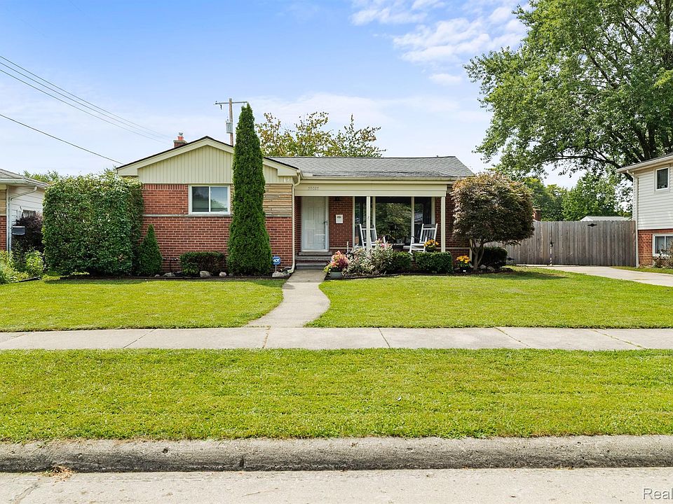 1st image of 39025 Orangelawn St