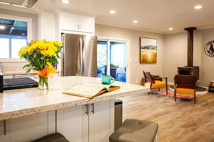 2 bed, 1800 sqft, $4,900 — Photo 2