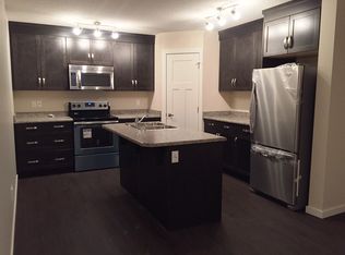 2908 151st Ave NW, Edmonton, AB T5Y0Z6
