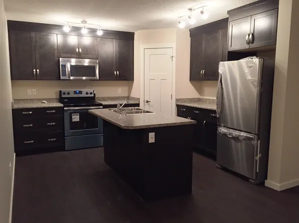 2908 151st Ave NW, Edmonton, AB T5Y 0Z6