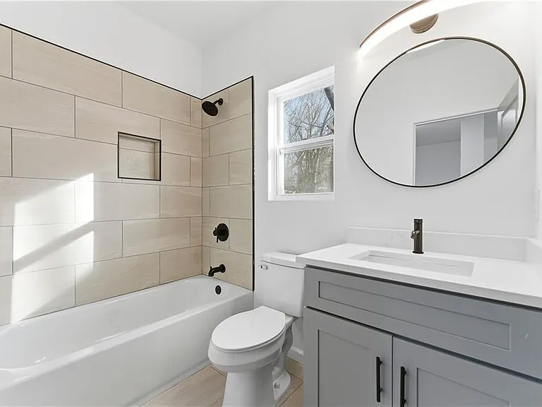 1386 Elizabeth Ave SW — Photo 21