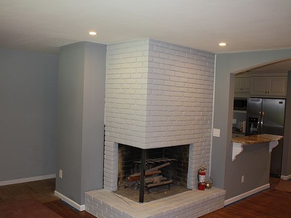 Corner fireplace