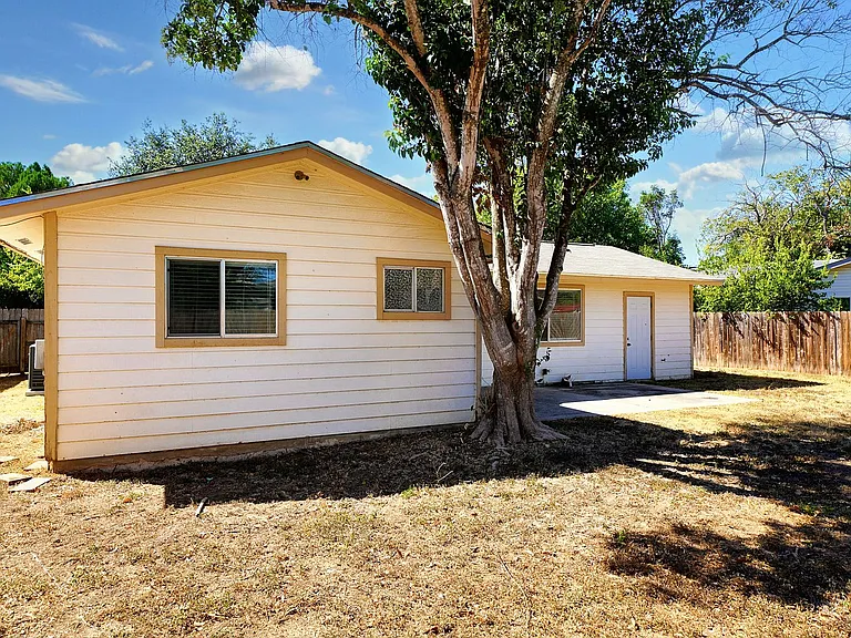 225 Linda Ct — Photo 32