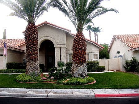 1st image of 1417 Castle Crest Dr