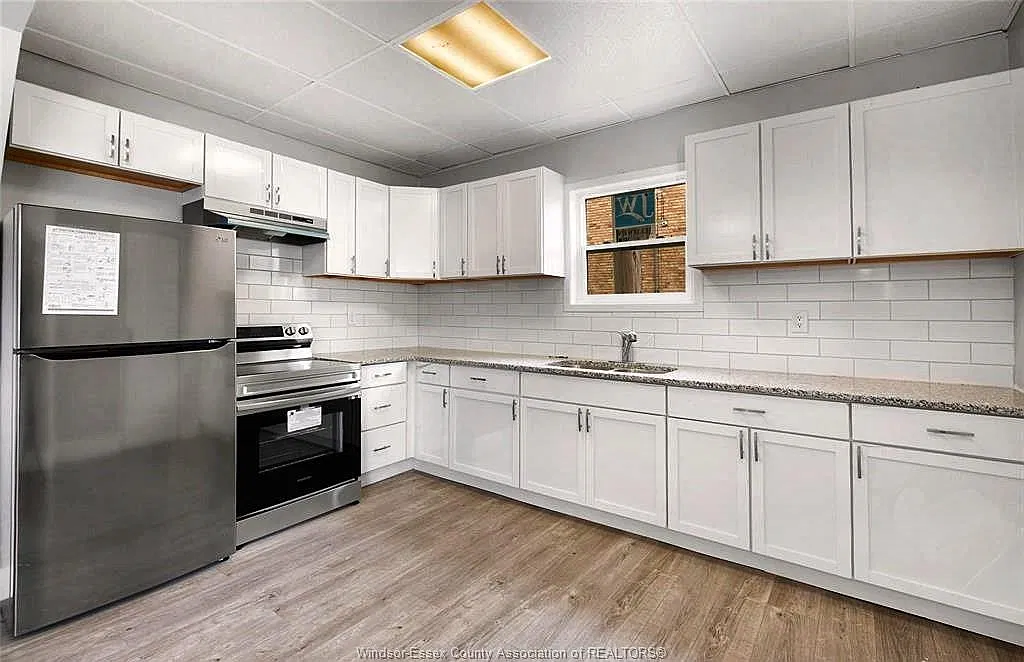 736 University Ave E — Photo 4