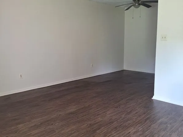 Quarter-6701 Dallas Street Complex (1-25)