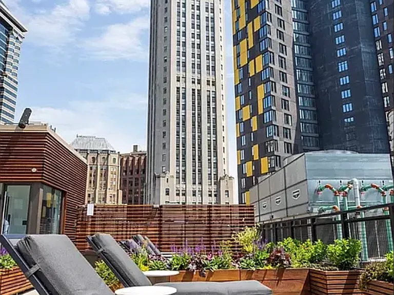 25 Broad St #20D — Photo 10