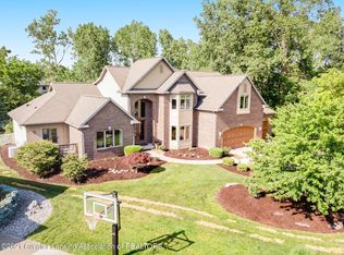 910 Abbey Rd, East Lansing, MI 48823