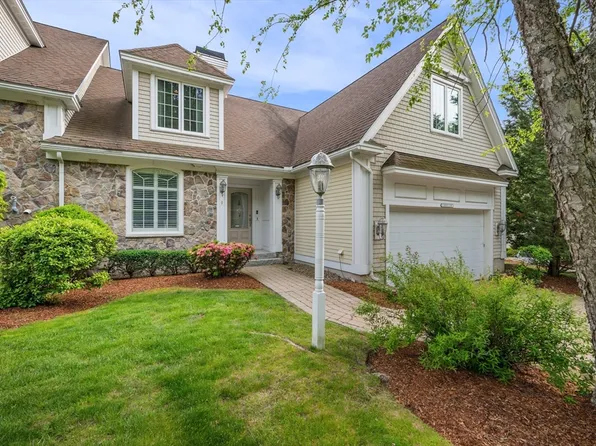 9 Swan Ln Unit 9, Andover, MA 01810