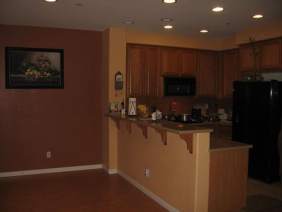 3rd image of 707 Batista Dr