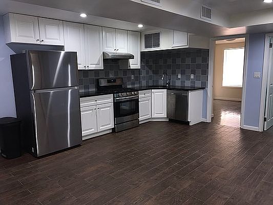 3rd image of 160 Weirfield St Floor 1
