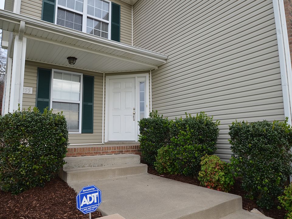 COVERED FRONT ENTRY