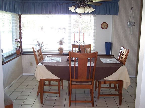 Breakfast room w/view of horse trail