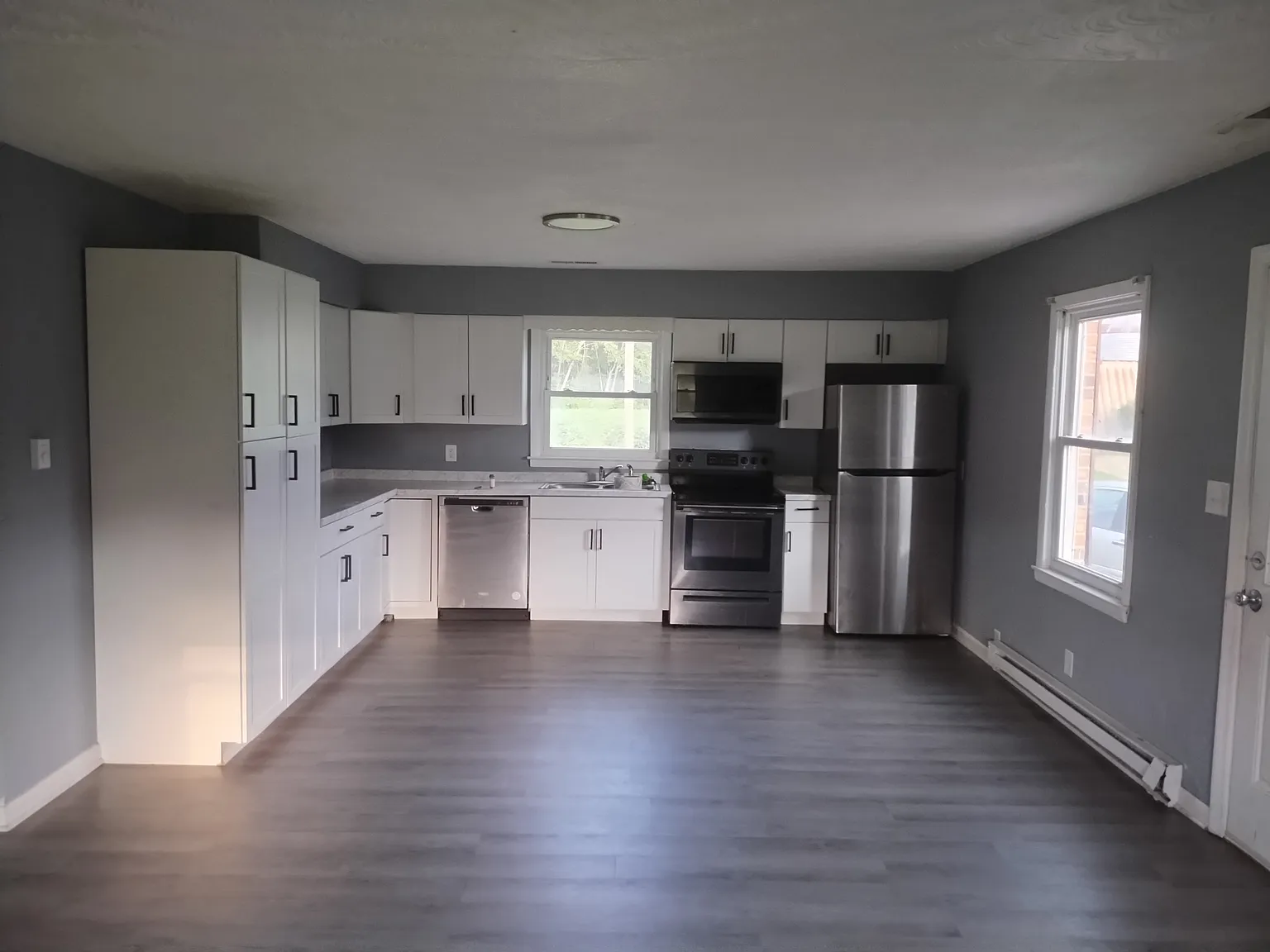 4 bed, 1188 sqft, $1,900 — Photo 1