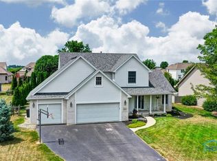 1102 Springcrest Dr, Waterville, OH 43566
