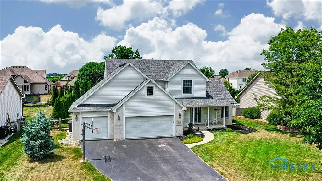 1102 Springcrest Dr photo 1