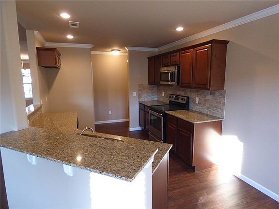 2nd image of 1414 Kelley Dr