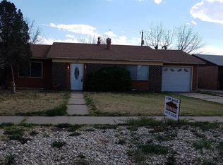 1304 Taylor Dr, Roswell, NM 88203