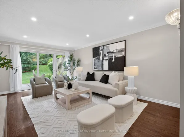 115 Mill Rd, Toronto, ON M9C 1X9